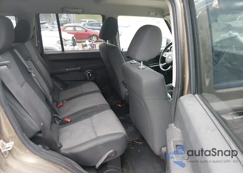 2009 Jeep Commander Sport z USA, uszkodzony, nr VIN 1J8HG48K49C511257